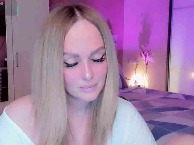 LibbyNora webcam