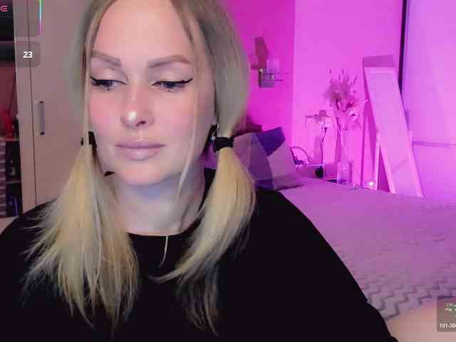 LibbyNora webcam