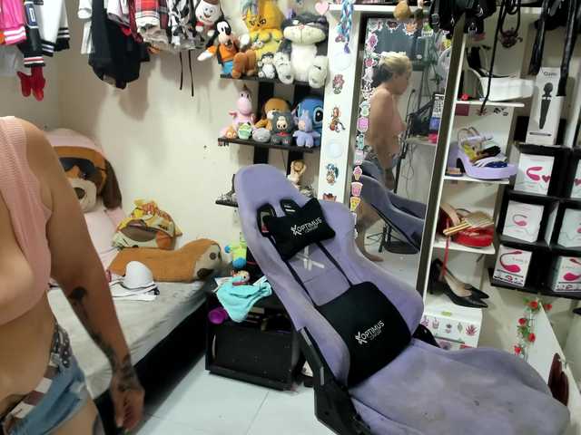 alison-miller live cam on BongaCams
