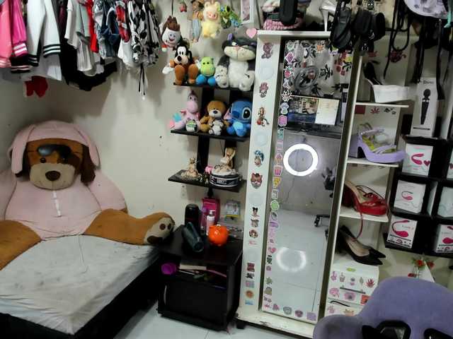 alison-miller live cam on BongaCams