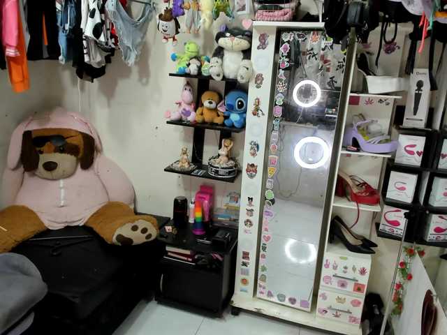 alison-miller live cam on BongaCams