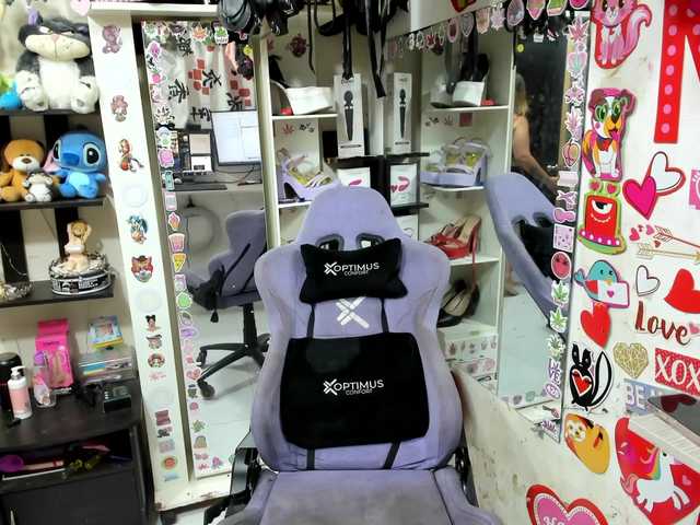 alison-miller live cam on BongaCams