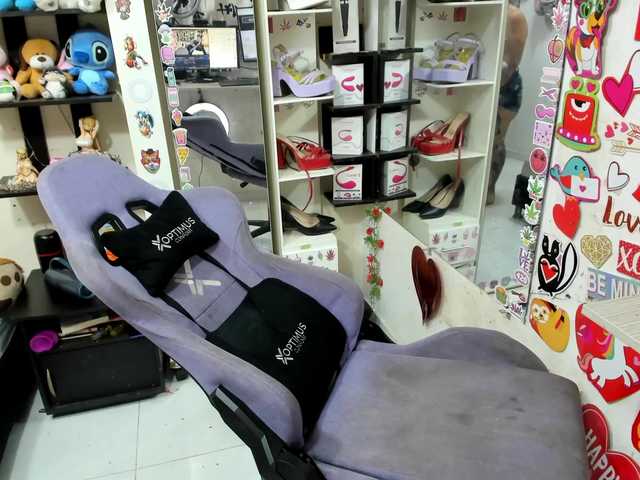 alison-miller live cam on BongaCams