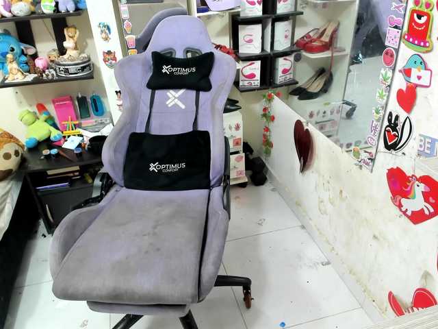 alison-miller live cam on BongaCams