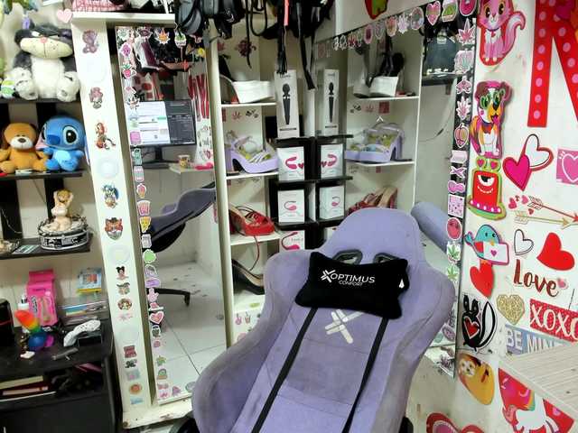 alison-miller live cam on BongaCams