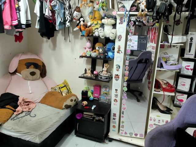 alison-miller live cam on BongaCams