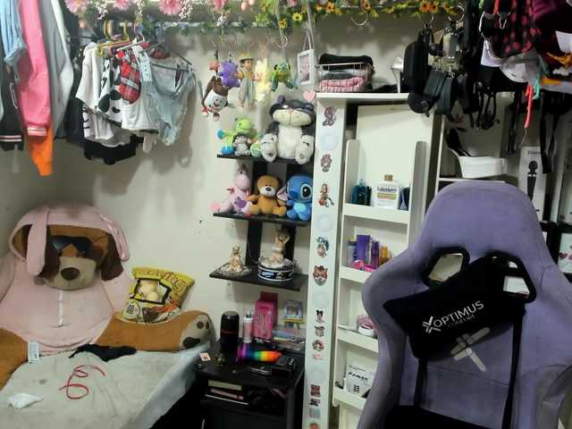 alison-miller live cam on BongaCams