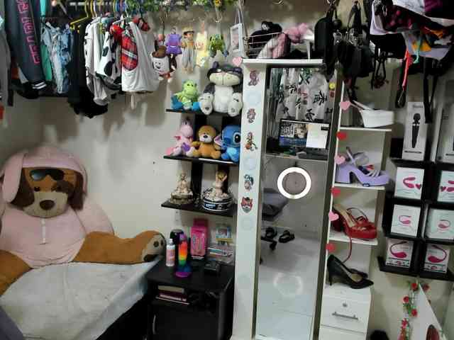 Alisson_Queen webcam