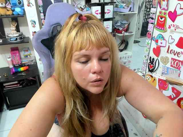 Alisson_Queen webcam