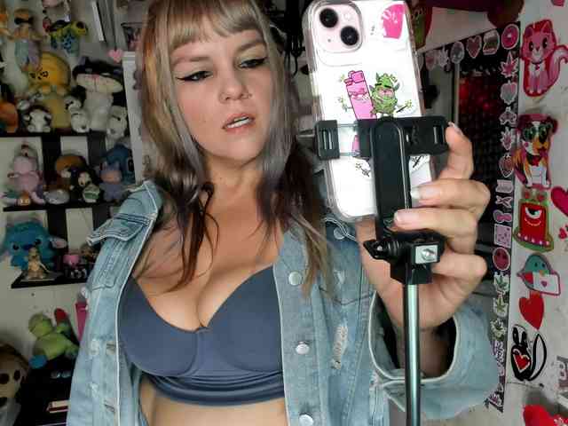Alisson_Queen webcam