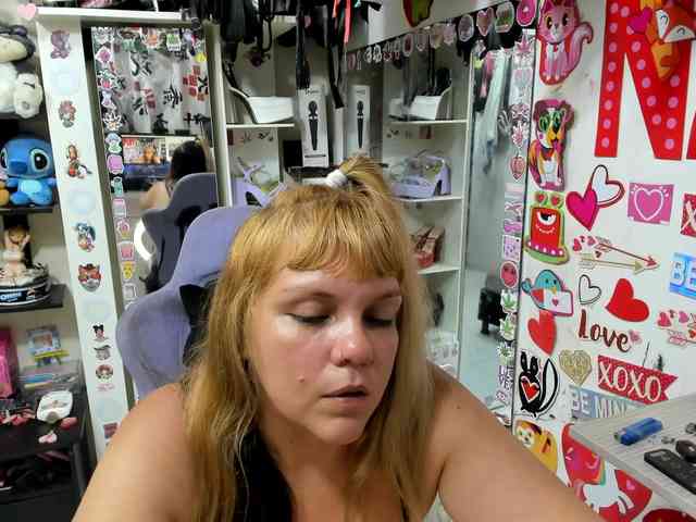 Alisson_Queen webcam
