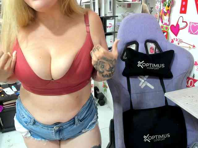 Alisson_Queen webcam