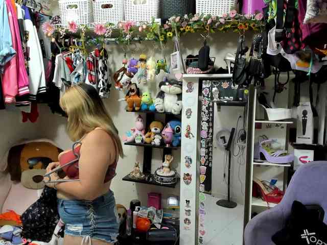 Alisson_Queen webcam