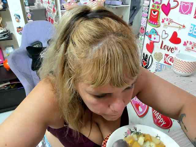 Alisson_Queen webcam