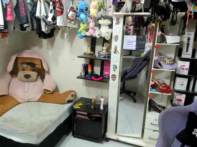 Alisson_Queen webcam