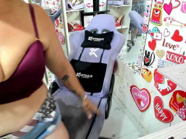 Alisson_Queen webcam