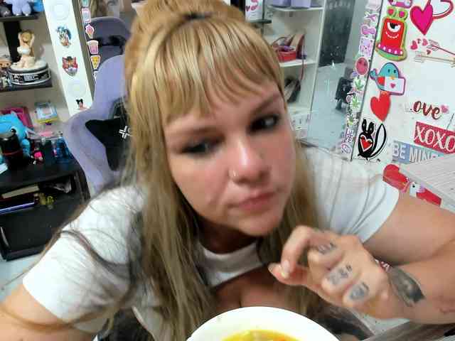 Alisson_Queen webcam