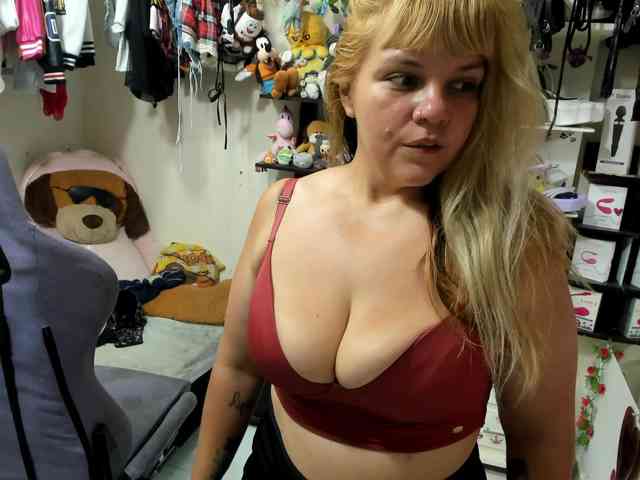 Alisson_Queen webcam