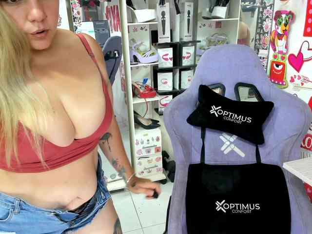 Alisson_Queen webcam