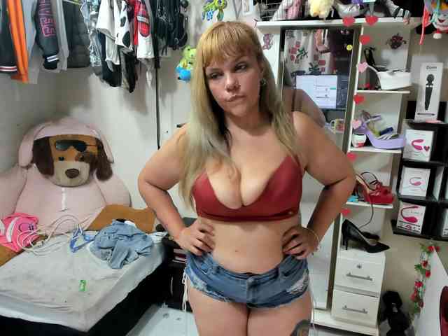 Alisson_Queen webcam