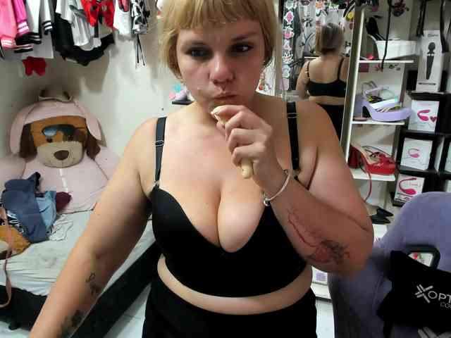 Alisson_Queen webcam
