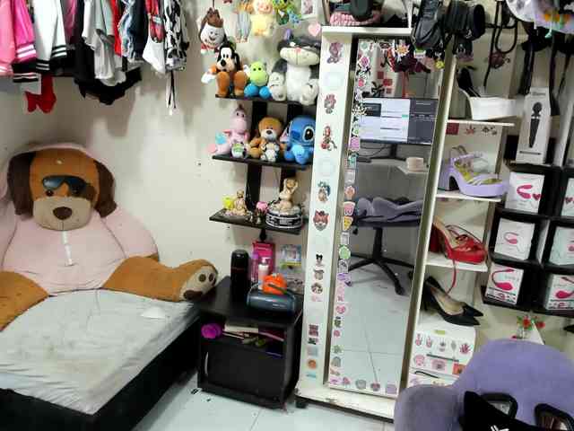 Alisson_Queen webcam