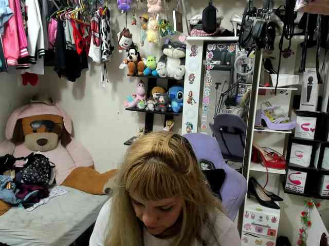 Alisson_Queen webcam
