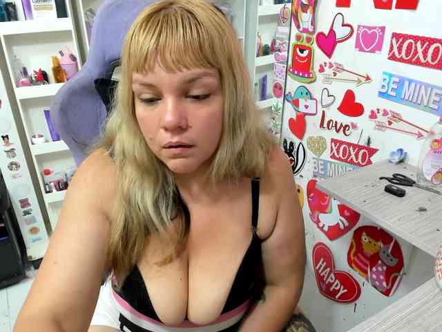 Alisson_Queen webcam
