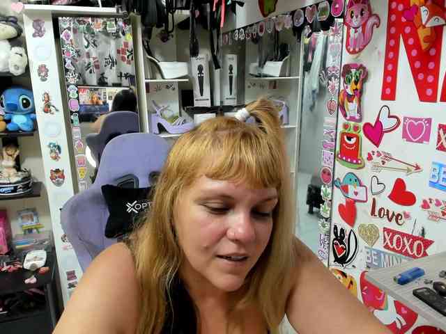 Alisson_Queen webcam