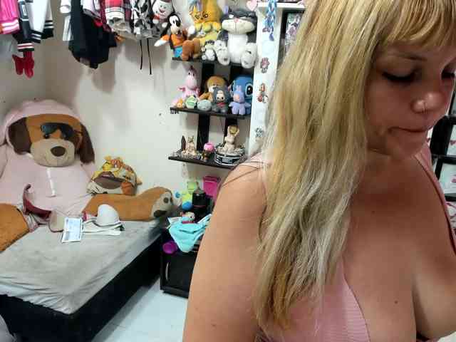 Alisson_Queen webcam