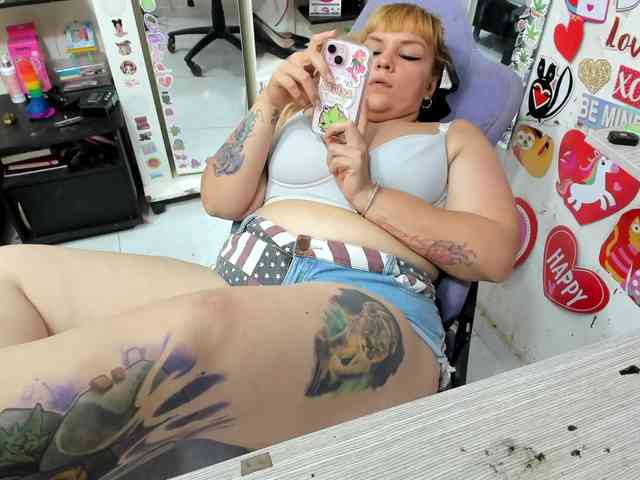 Alisson_Queen webcam