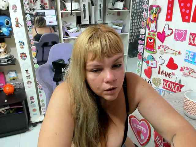 Alisson_Queen webcam
