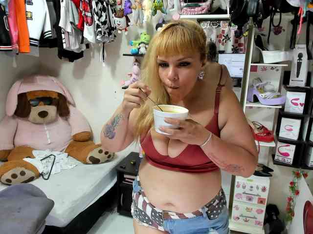 Alisson_Queen webcam