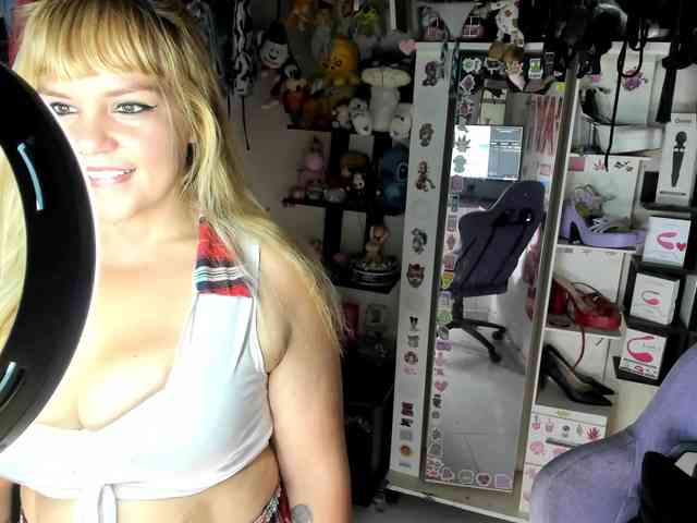 Alisson_Queen webcam