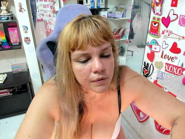 Alisson_Queen webcam