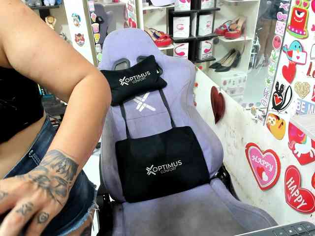 Alisson_Queen webcam