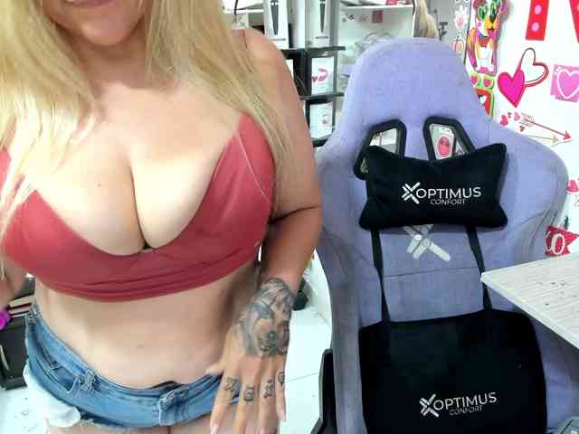 Alisson_Queen webcam