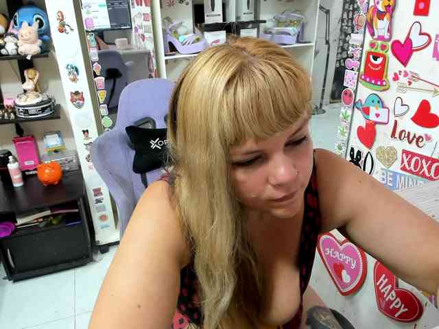 Alisson_Queen webcam