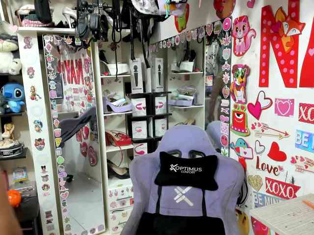 Alisson_Queen webcam