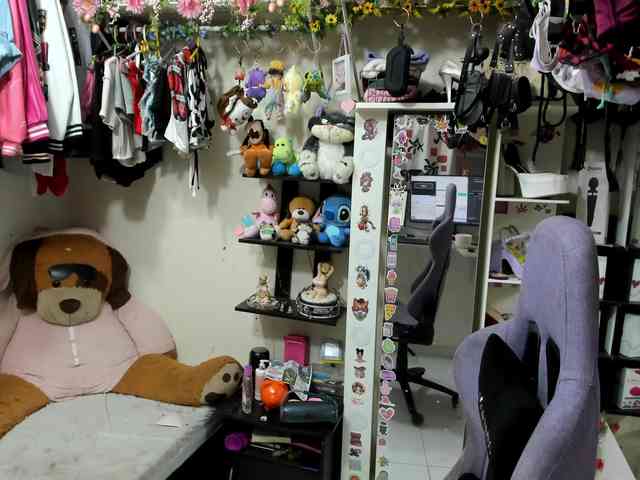 Alisson_Queen webcam