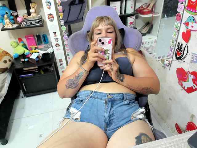 Alisson_Queen webcam
