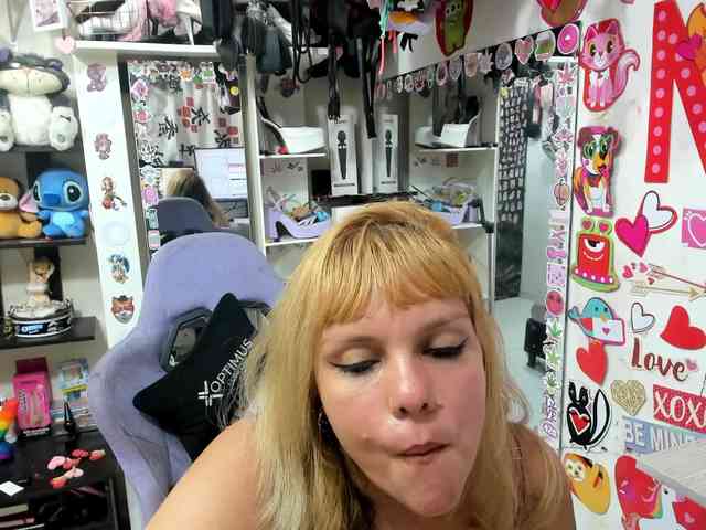 Alisson_Queen webcam