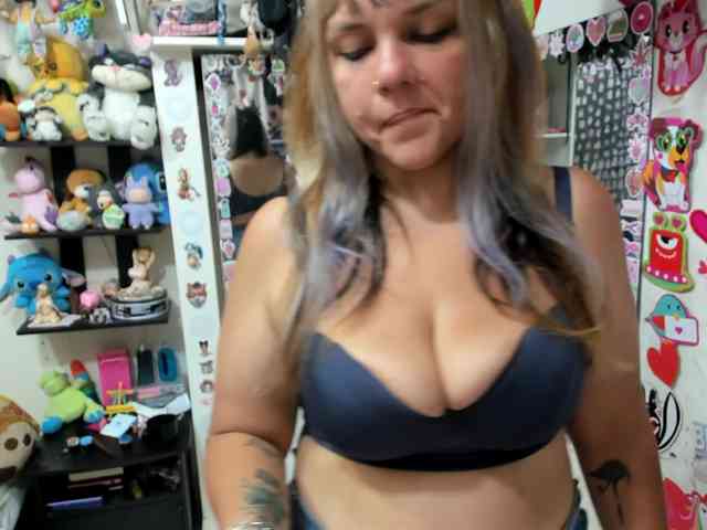 Alisson_Queen webcam