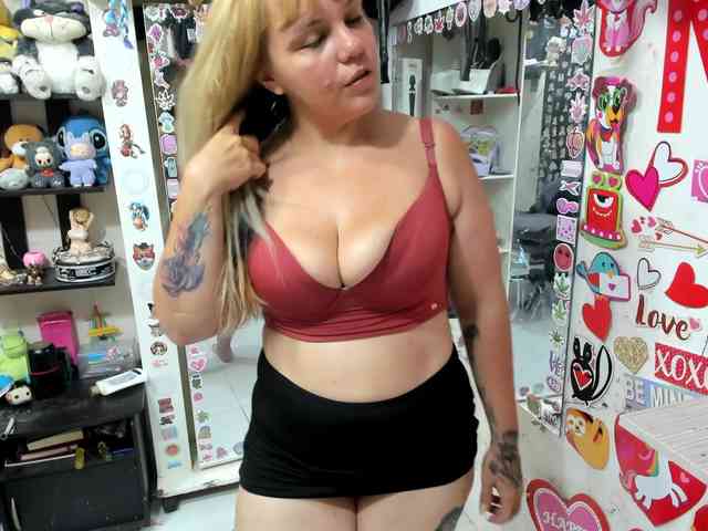 Alisson_Queen webcam