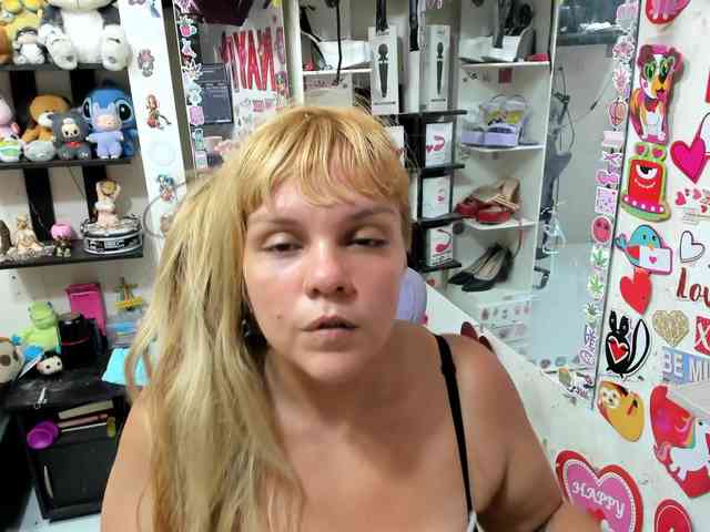 Alisson_Queen webcam