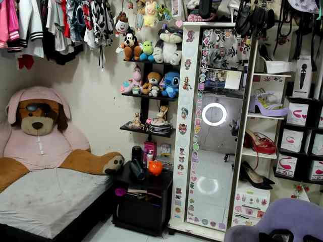 Alisson_Queen webcam
