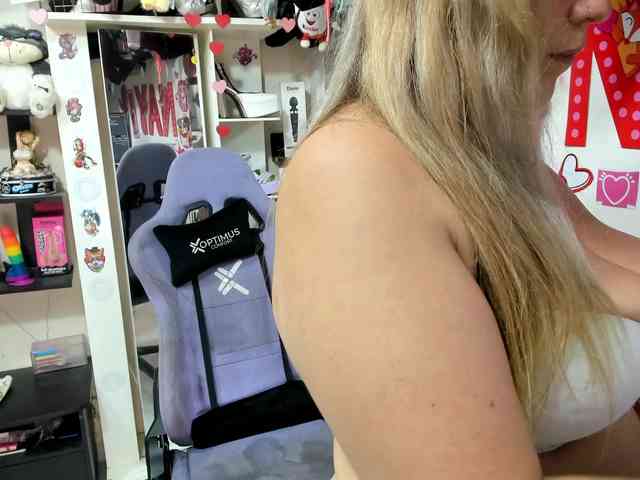 Alisson_Queen webcam