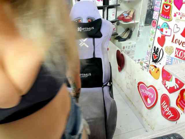 Alisson_Queen webcam