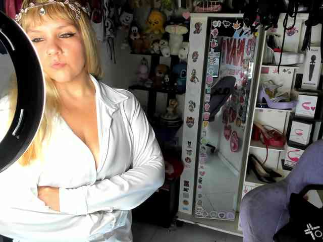 Alisson_Queen webcam