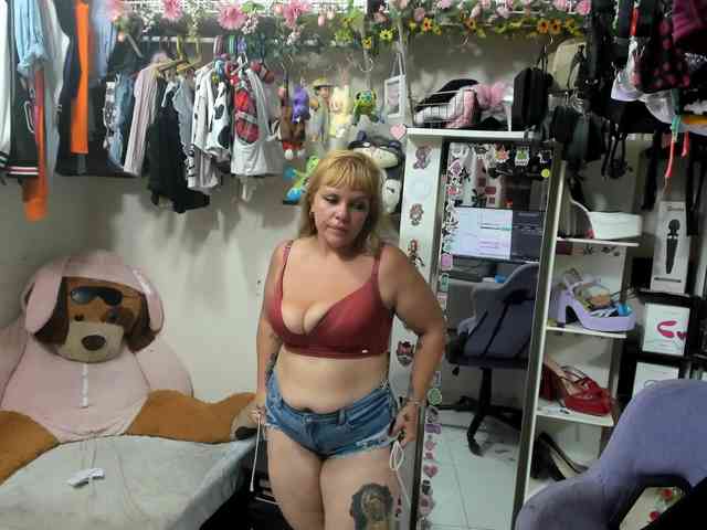 Alisson_Queen webcam
